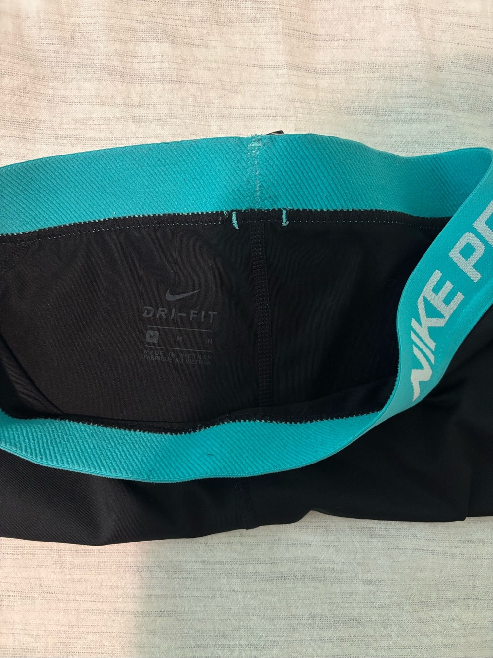 Nike women’s black spandex shorts - Picture 3 of 3